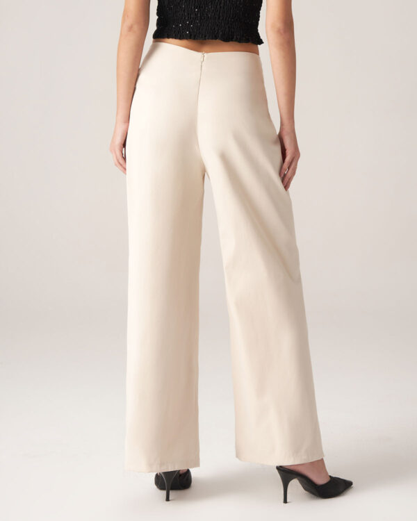 Bettydress-White Pleated Wide-Leg Pants - Image 4