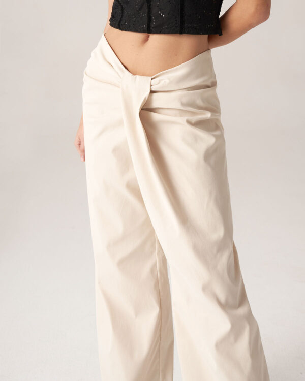 Bettydress-White Pleated Wide-Leg Pants - Image 3